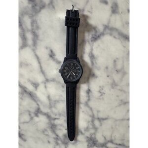 Men Quartz Wrist Watch With Black Silicon Band